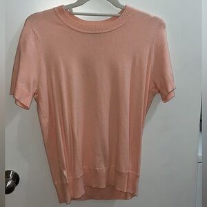 Short-sleeved sweater top